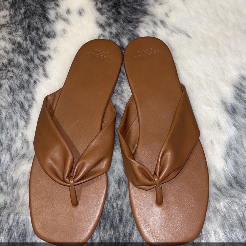Abercrombie and Fitch Square Toe Flip Flops
